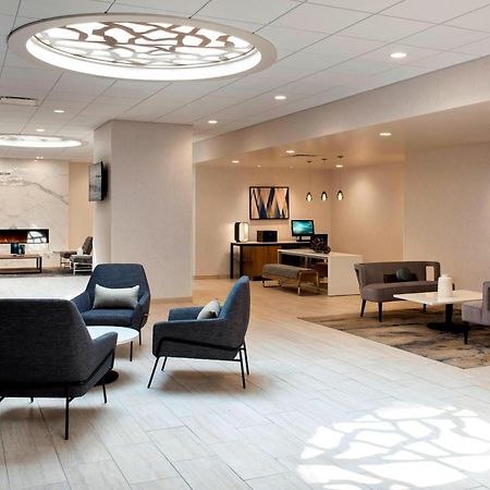 Delta Hotels By Marriott יוטיקה מראה חיצוני תמונה