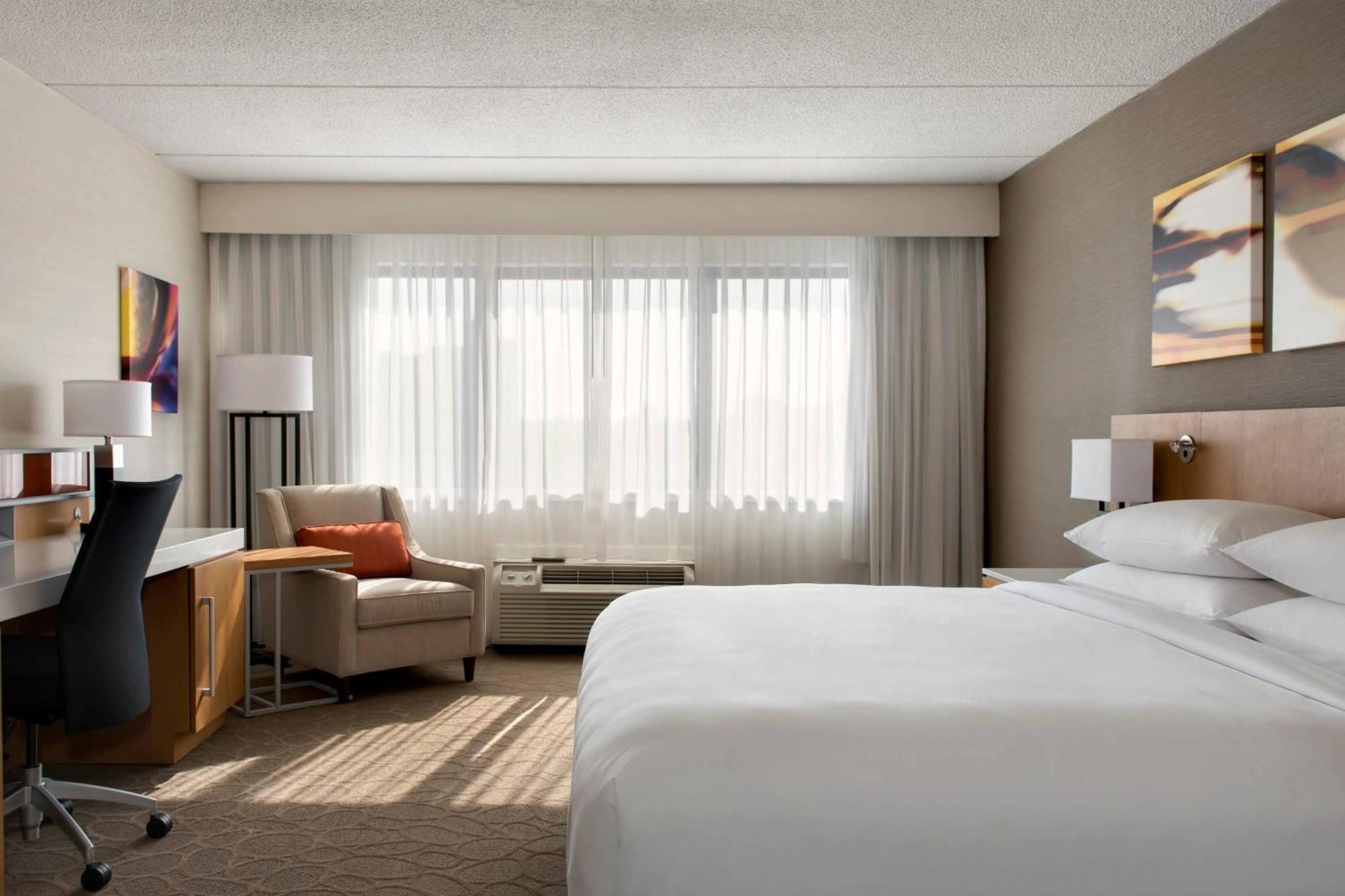 Delta Hotels By Marriott יוטיקה מראה חיצוני תמונה