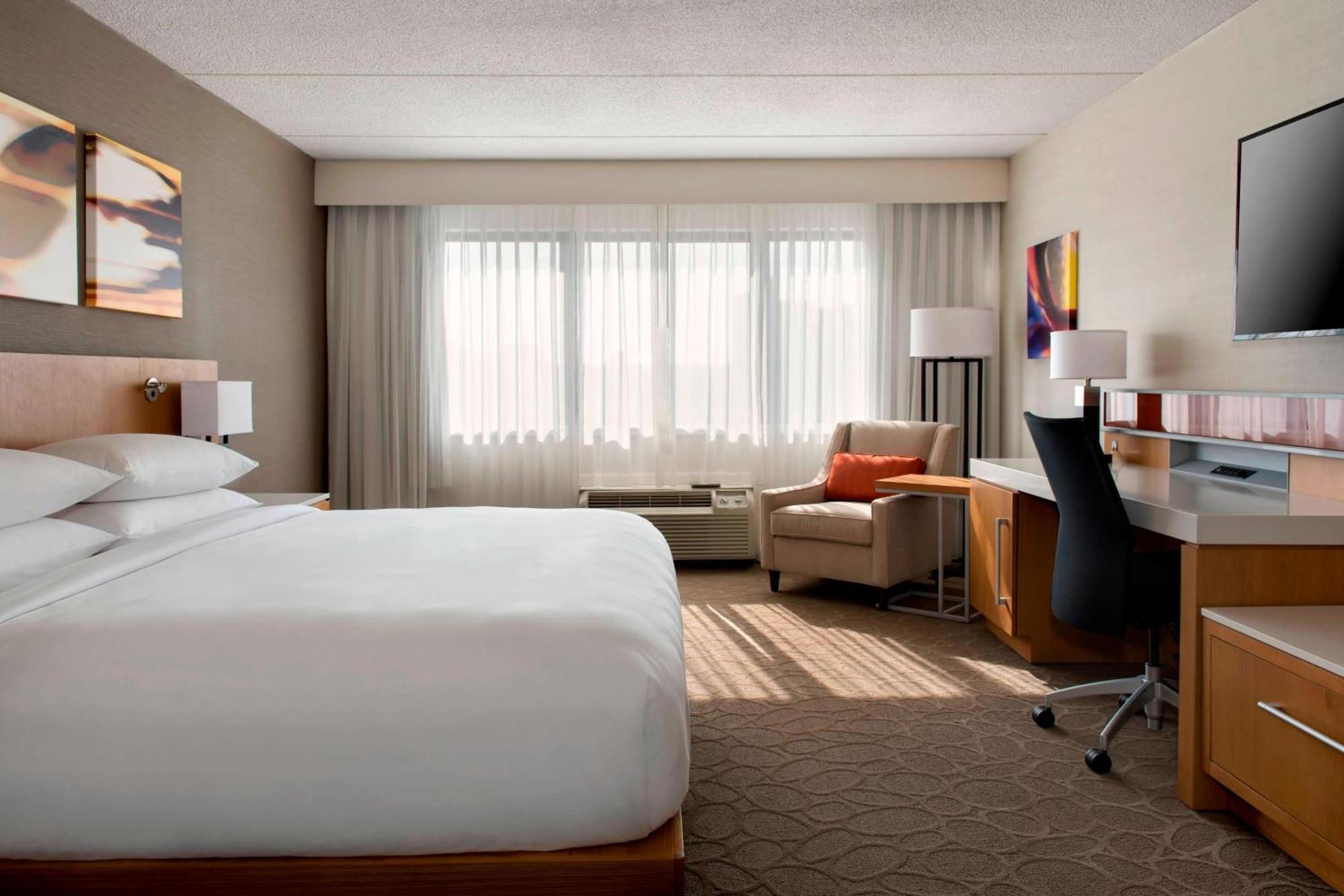 Delta Hotels By Marriott יוטיקה מראה חיצוני תמונה