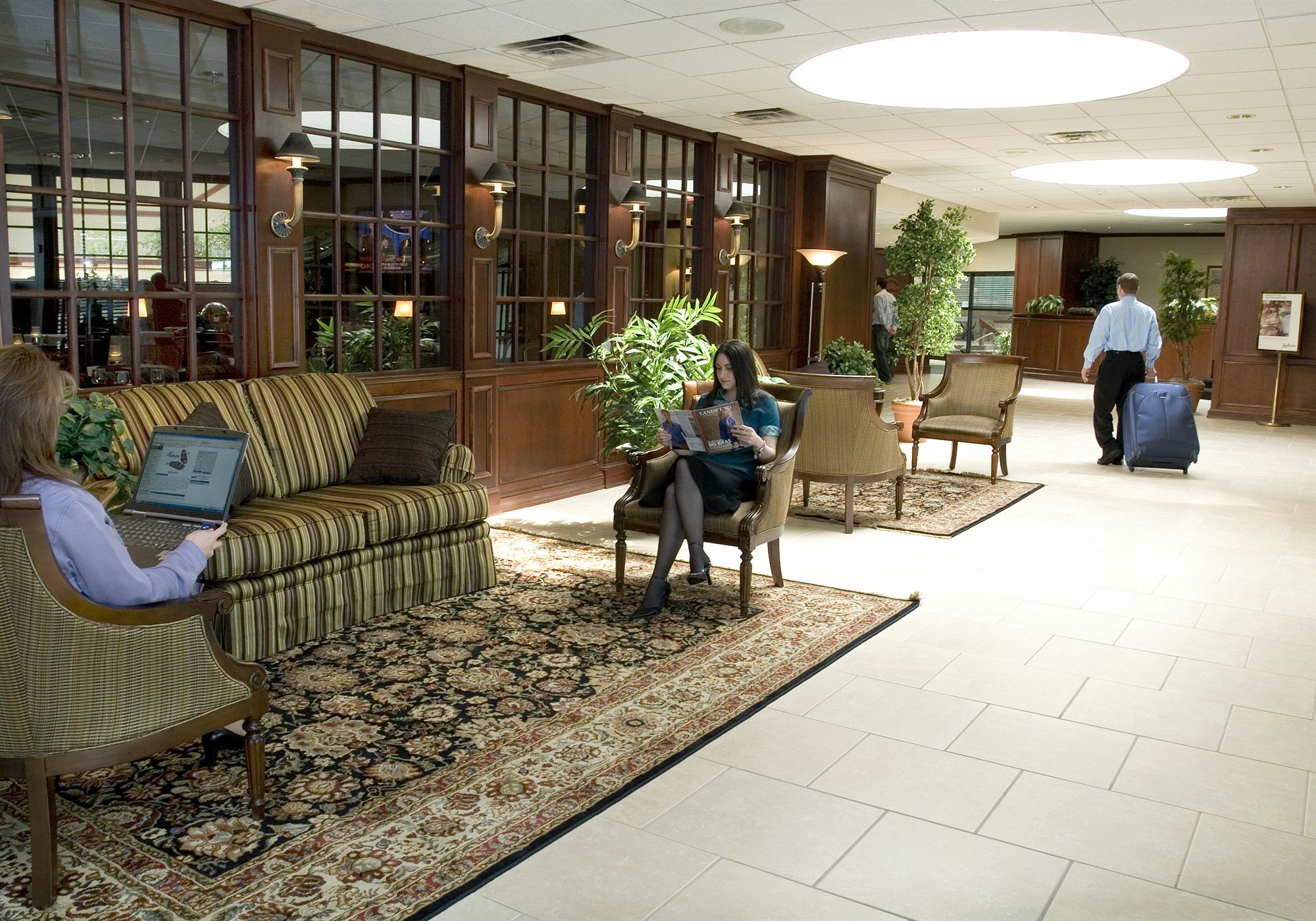 Delta Hotels By Marriott יוטיקה מראה חיצוני תמונה