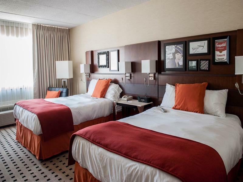 Delta Hotels By Marriott יוטיקה מראה חיצוני תמונה